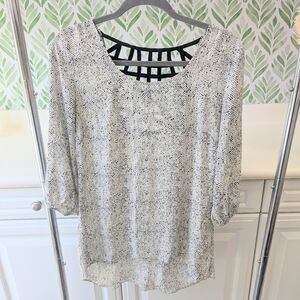 ⭐ Maurice's Black And Cream Criss Cross Blouse Small ⭐
